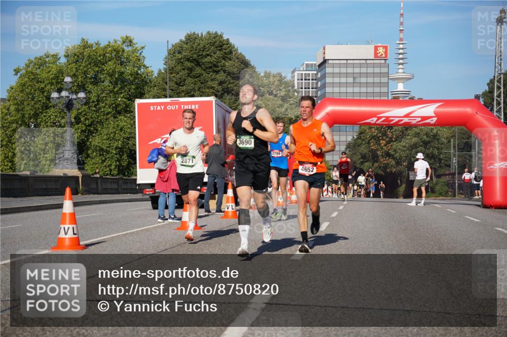 07.09.2025 - BARMER Alsterlauf Yannick Fuchs http://msf.ph/oto/8750820 07.09.2025 09:35:14 Laufen 2871, 3690, 2799, 4652 meine-sportfotos.de