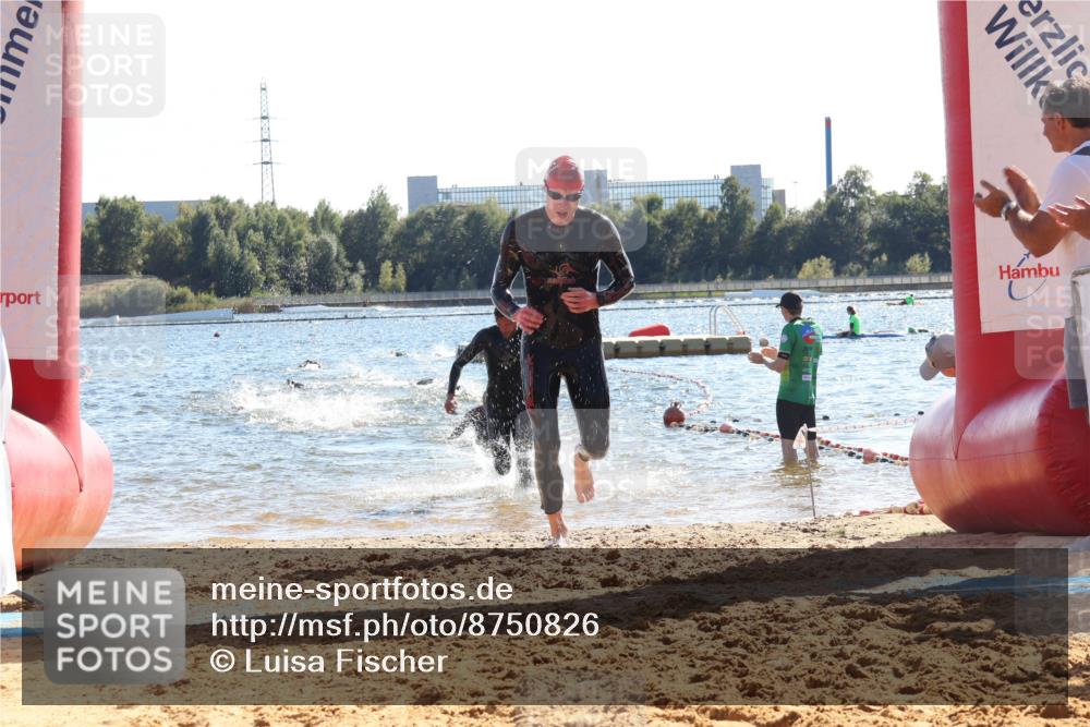 07.09.2025 - 19. Norderstedt Triathlon Luisa Fischer http://msf.ph/oto/8750826 07.09.2025 15:28:28 Schwimmen 498, 499, 513, 550 meine-sportfotos.de