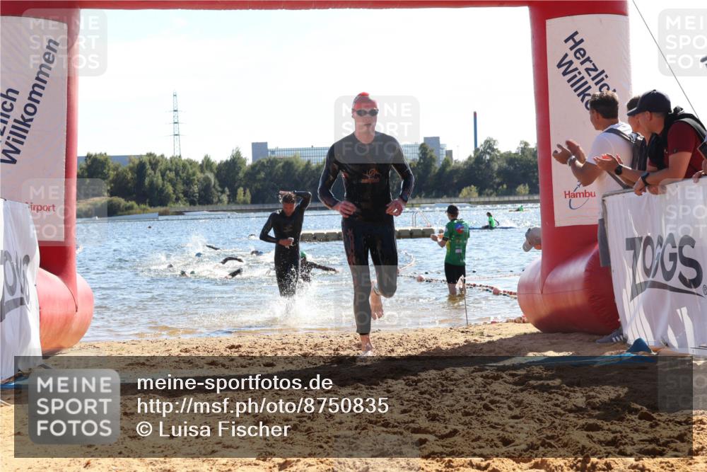 07.09.2025 - 19. Norderstedt Triathlon Luisa Fischer http://msf.ph/oto/8750835 07.09.2025 15:28:28 Schwimmen 498, 499, 513, 550 meine-sportfotos.de