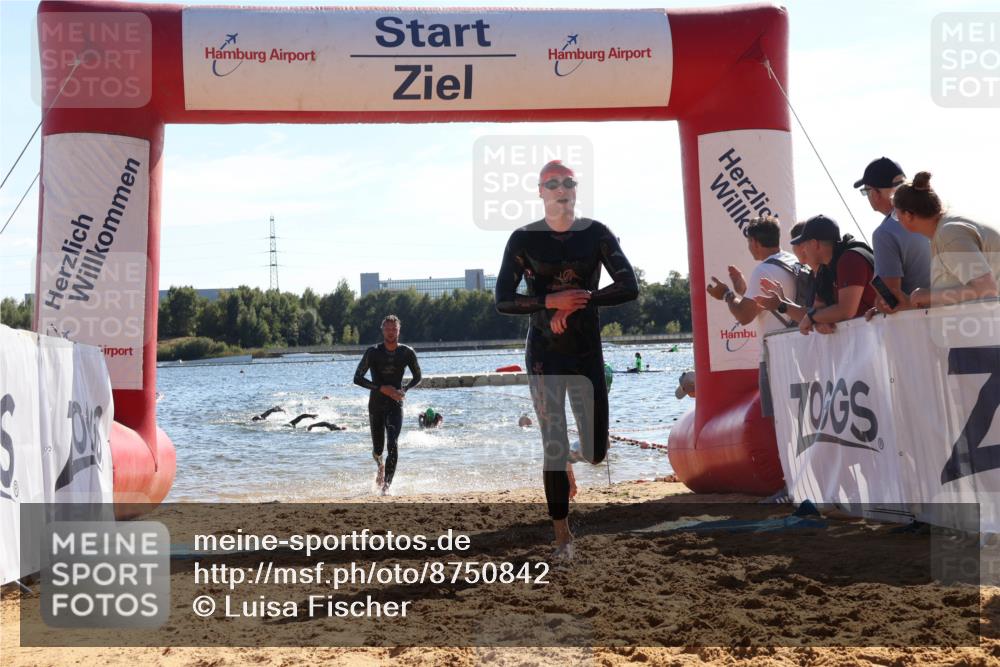 07.09.2025 - 19. Norderstedt Triathlon Luisa Fischer http://msf.ph/oto/8750842 07.09.2025 15:28:29 Schwimmen 498, 499, 513, 550 meine-sportfotos.de