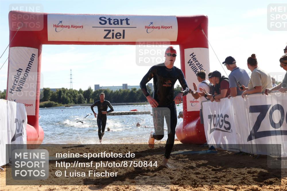 07.09.2025 - 19. Norderstedt Triathlon Luisa Fischer http://msf.ph/oto/8750844 07.09.2025 15:28:29 Schwimmen 498, 499, 513, 550 meine-sportfotos.de