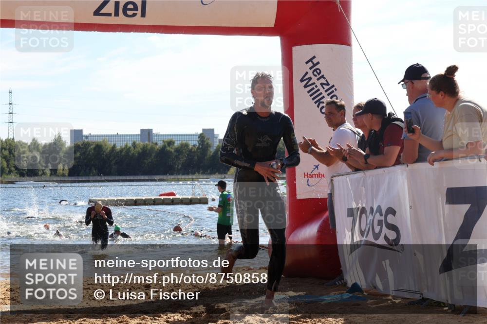 07.09.2025 - 19. Norderstedt Triathlon Luisa Fischer http://msf.ph/oto/8750858 07.09.2025 15:28:32 Schwimmen 499, 510, 513, 550 meine-sportfotos.de
