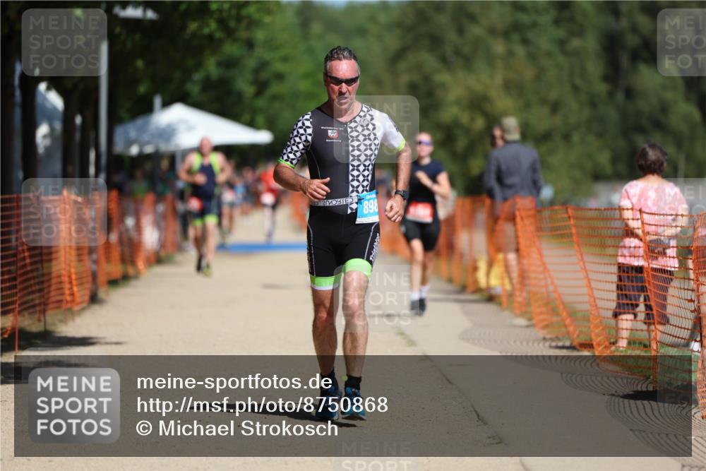 07.09.2025 - 19. Norderstedt Triathlon Michael Strokosch http://msf.ph/oto/8750868 07.09.2025 12:44:24 Laufen 898, 1361 meine-sportfotos.de