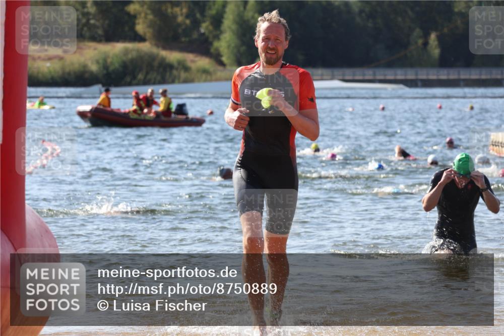07.09.2025 - 19. Norderstedt Triathlon Luisa Fischer http://msf.ph/oto/8750889 07.09.2025 11:17:56 Schwimmen 736 meine-sportfotos.de