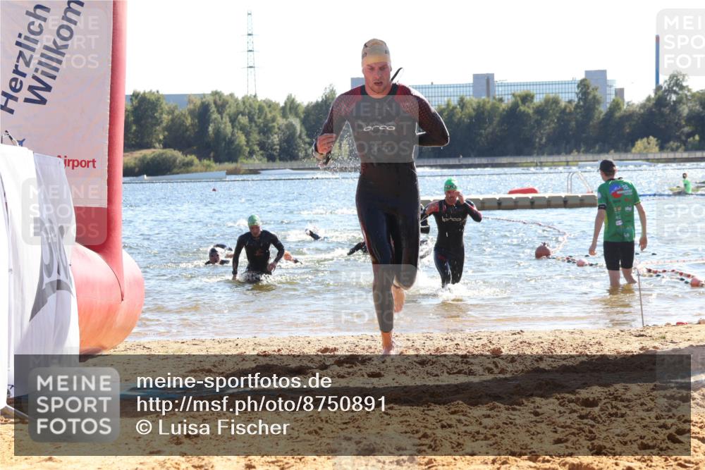 07.09.2025 - 19. Norderstedt Triathlon Luisa Fischer http://msf.ph/oto/8750891 07.09.2025 15:28:36 Schwimmen 499, 510, 513, 541 meine-sportfotos.de