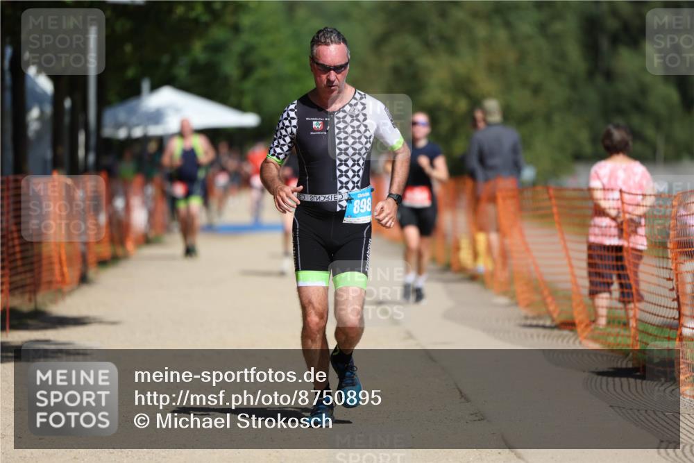 07.09.2025 - 19. Norderstedt Triathlon Michael Strokosch http://msf.ph/oto/8750895 07.09.2025 12:44:25 Laufen 208, 898, 1361 meine-sportfotos.de