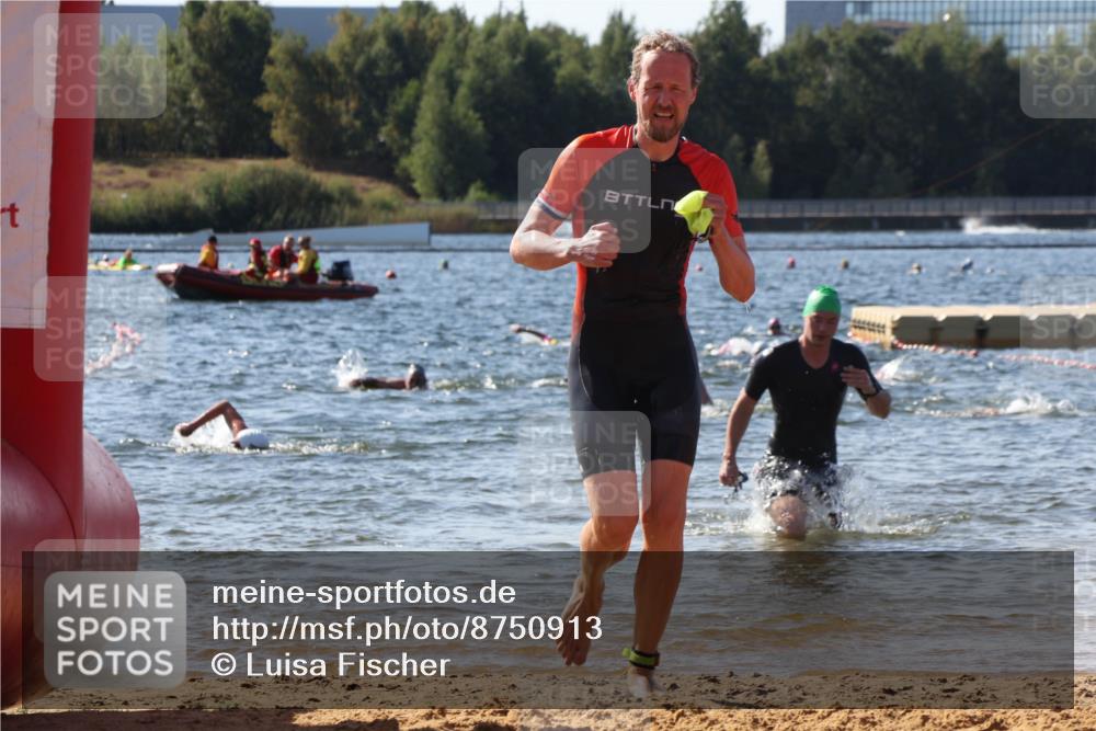 07.09.2025 - 19. Norderstedt Triathlon Luisa Fischer http://msf.ph/oto/8750913 07.09.2025 11:17:57 Schwimmen 736 meine-sportfotos.de