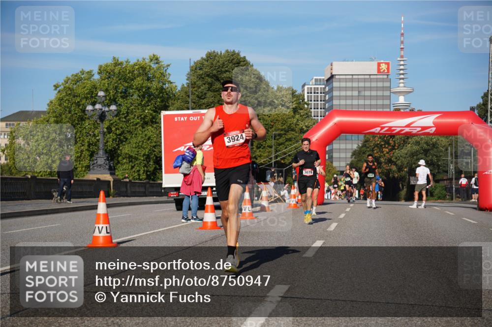 07.09.2025 - BARMER Alsterlauf Yannick Fuchs http://msf.ph/oto/8750947 07.09.2025 09:35:21 Laufen 7, 3924, 1, 3079, 4042 meine-sportfotos.de