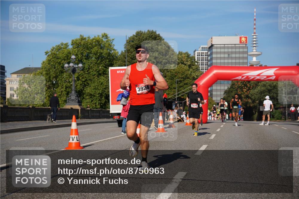 07.09.2025 - BARMER Alsterlauf Yannick Fuchs http://msf.ph/oto/8750963 07.09.2025 09:35:21 Laufen 392, 3079 meine-sportfotos.de