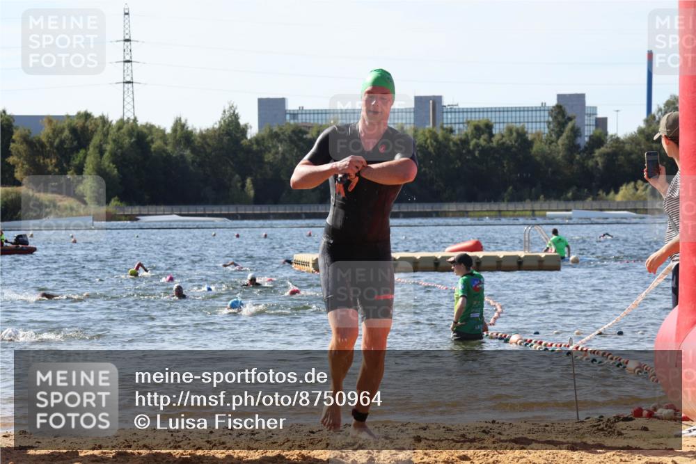 07.09.2025 - 19. Norderstedt Triathlon Luisa Fischer http://msf.ph/oto/8750964 07.09.2025 11:18:02 Schwimmen 736, 1357 meine-sportfotos.de