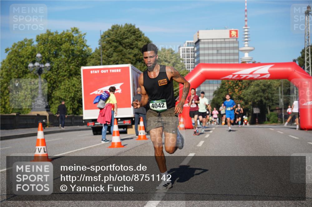 07.09.2025 - BARMER Alsterlauf Yannick Fuchs http://msf.ph/oto/8751142 07.09.2025 09:35:27 Laufen 4042 meine-sportfotos.de