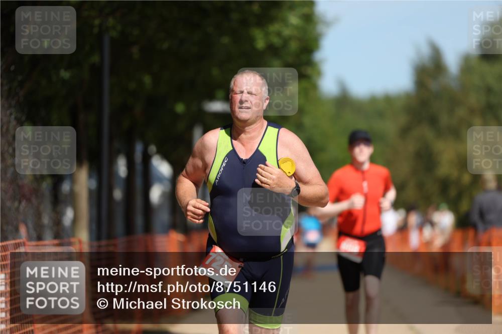 07.09.2025 - 19. Norderstedt Triathlon Michael Strokosch http://msf.ph/oto/8751146 07.09.2025 12:44:40 Laufen 725, 808, 1231 meine-sportfotos.de