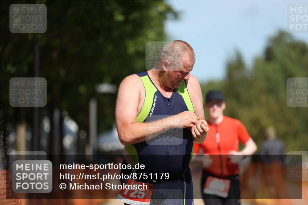 07.09.2025 - 19. Norderstedt Triathlon Michael Strokosch http://msf.ph/oto/8751179 07.09.2025 12:44:42 Laufen 725, 808 meine-sportfotos.de