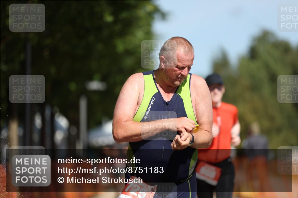 07.09.2025 - 19. Norderstedt Triathlon Michael Strokosch http://msf.ph/oto/8751183 07.09.2025 12:44:42 Laufen 725, 808 meine-sportfotos.de