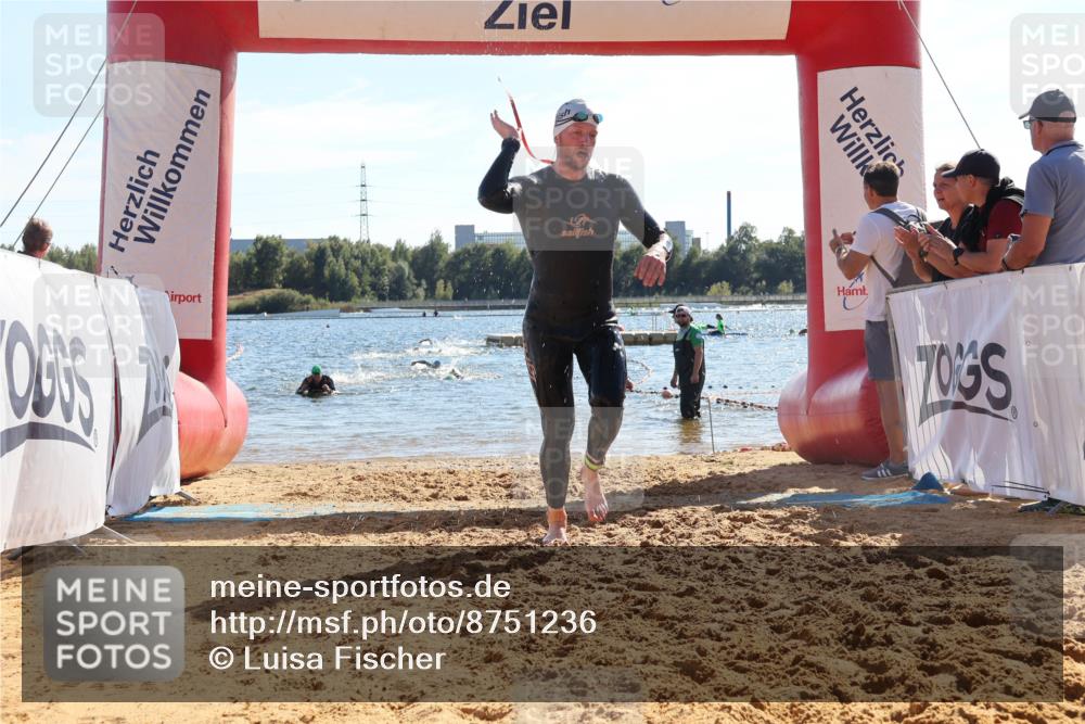 07.09.2025 - 19. Norderstedt Triathlon Luisa Fischer http://msf.ph/oto/8751236 07.09.2025 15:29:24 Schwimmen 535, 540 meine-sportfotos.de