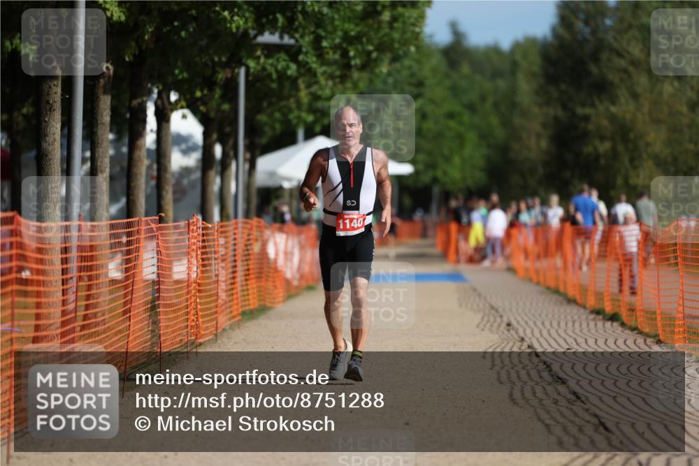 07.09.2025 - 19. Norderstedt Triathlon Michael Strokosch http://msf.ph/oto/8751288 07.09.2025 10:32:42 Laufen 1140 meine-sportfotos.de