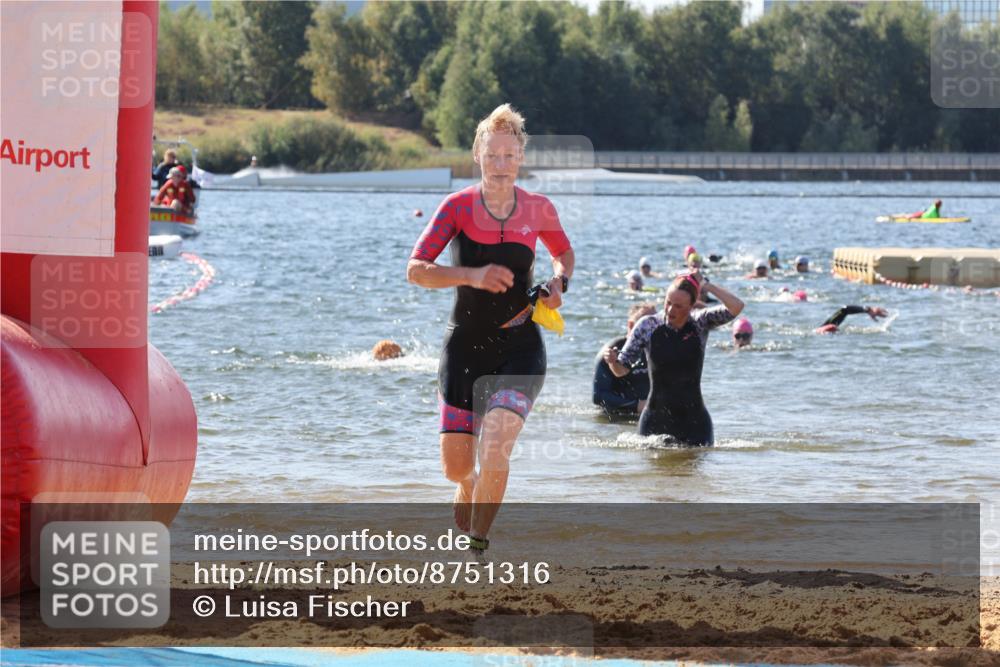 07.09.2025 - 19. Norderstedt Triathlon Luisa Fischer http://msf.ph/oto/8751316 07.09.2025 11:18:56 Schwimmen 155, 191, 299, 801, 822 meine-sportfotos.de