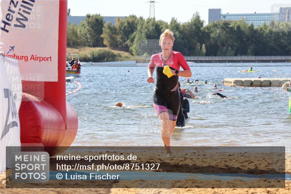 07.09.2025 - 19. Norderstedt Triathlon Luisa Fischer http://msf.ph/oto/8751327 07.09.2025 11:18:57 Schwimmen 155, 191, 299, 801 meine-sportfotos.de