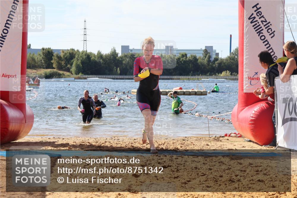 07.09.2025 - 19. Norderstedt Triathlon Luisa Fischer http://msf.ph/oto/8751342 07.09.2025 11:18:59 Schwimmen 155, 191, 299 meine-sportfotos.de