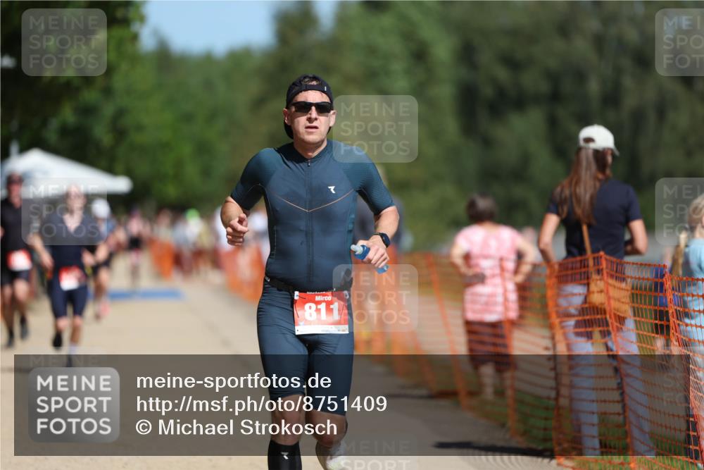 07.09.2025 - 19. Norderstedt Triathlon Michael Strokosch http://msf.ph/oto/8751409 07.09.2025 12:45:04 Laufen 811, 1241 meine-sportfotos.de