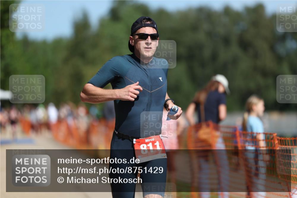 07.09.2025 - 19. Norderstedt Triathlon Michael Strokosch http://msf.ph/oto/8751429 07.09.2025 12:45:05 Laufen 811, 1241 meine-sportfotos.de