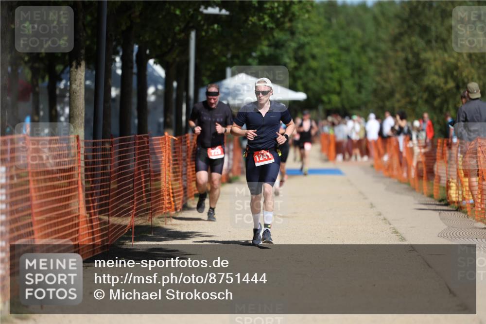 07.09.2025 - 19. Norderstedt Triathlon Michael Strokosch http://msf.ph/oto/8751444 07.09.2025 12:45:06 Laufen 729, 811, 1241 meine-sportfotos.de