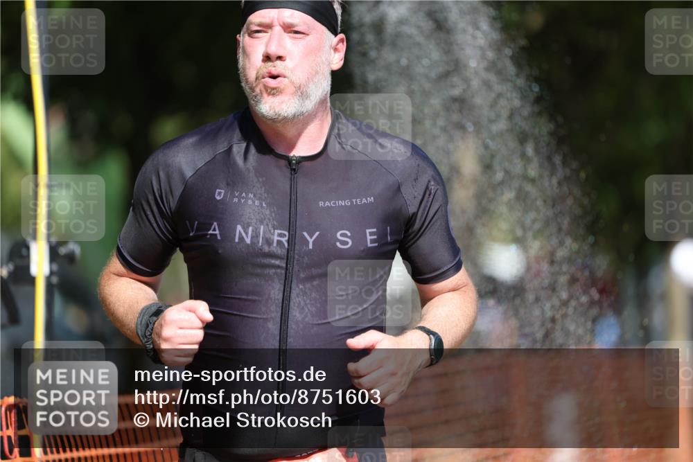 07.09.2025 - 19. Norderstedt Triathlon Michael Strokosch http://msf.ph/oto/8751603 07.09.2025 12:45:16 Laufen 729, 1272, 1343 meine-sportfotos.de