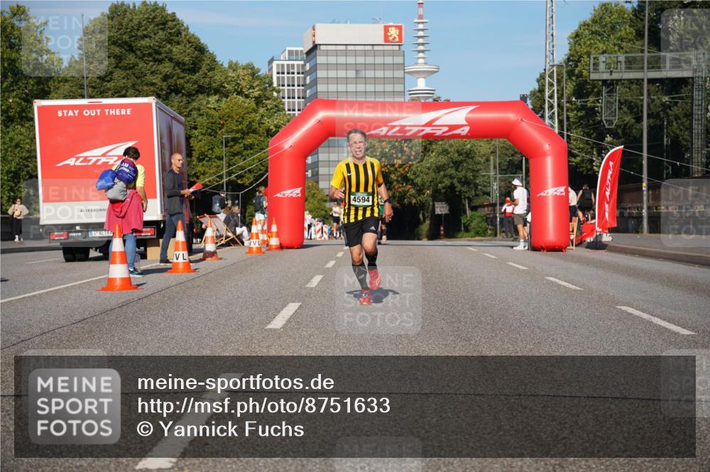 07.09.2025 - BARMER Alsterlauf Yannick Fuchs http://msf.ph/oto/8751633 07.09.2025 09:35:44 Laufen 107, 4594 meine-sportfotos.de