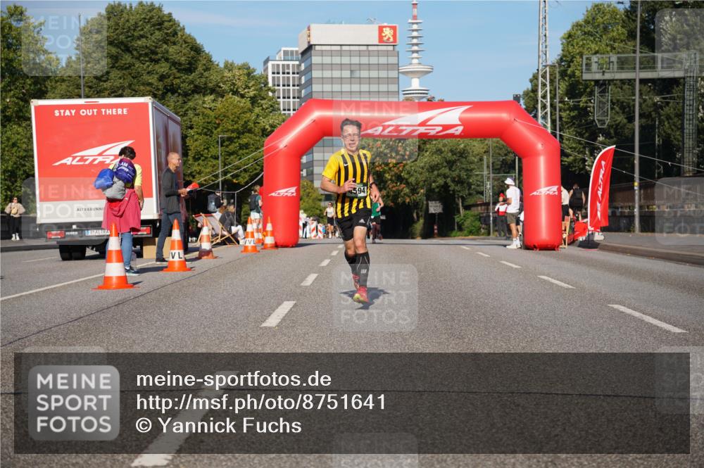 07.09.2025 - BARMER Alsterlauf Yannick Fuchs http://msf.ph/oto/8751641 07.09.2025 09:35:44 Laufen 594 meine-sportfotos.de