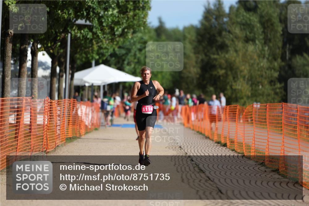 07.09.2025 - 19. Norderstedt Triathlon Michael Strokosch http://msf.ph/oto/8751735 07.09.2025 10:35:04 Laufen 1114 meine-sportfotos.de