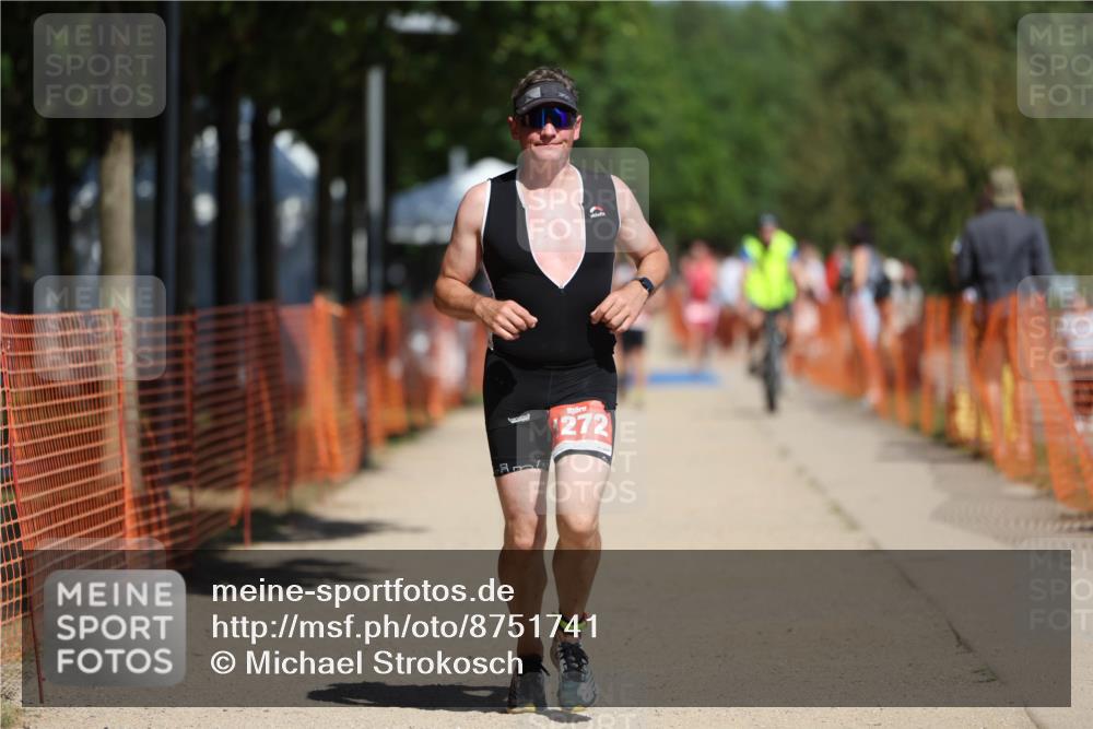 07.09.2025 - 19. Norderstedt Triathlon Michael Strokosch http://msf.ph/oto/8751741 07.09.2025 12:45:23 Laufen 1272 meine-sportfotos.de
