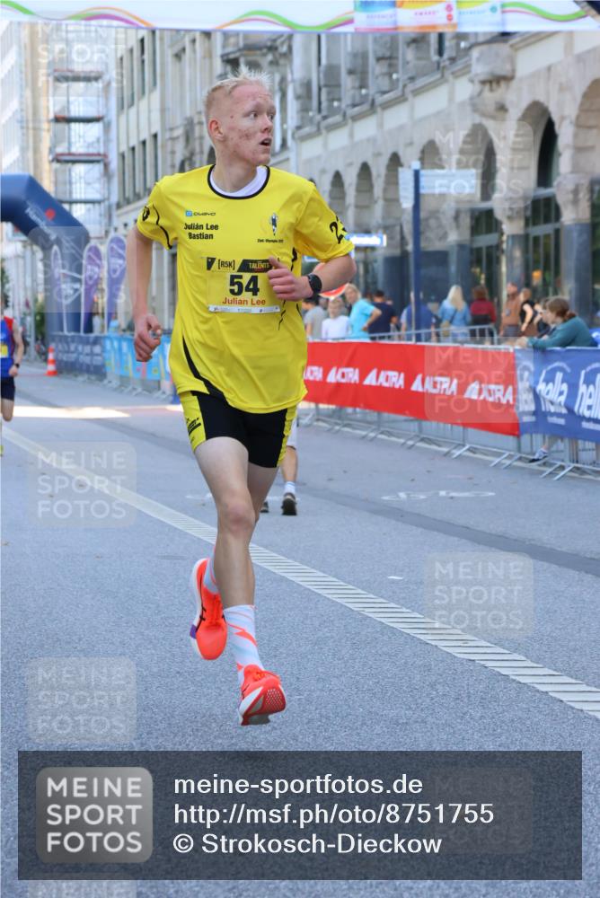 07.09.2025 - BARMER Alsterlauf Strokosch-Dieckow http://msf.ph/oto/8751755 07.09.2025 11:06:45 Ziel  meine-sportfotos.de