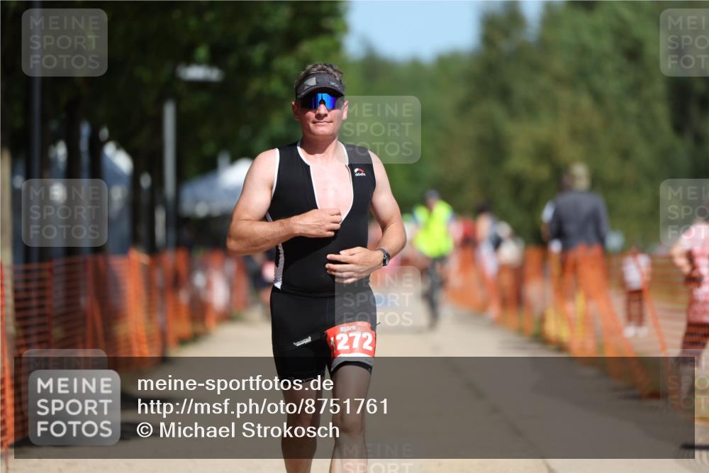 07.09.2025 - 19. Norderstedt Triathlon Michael Strokosch http://msf.ph/oto/8751761 07.09.2025 12:45:23 Laufen 1272 meine-sportfotos.de