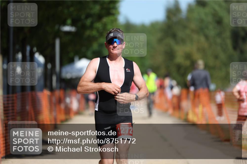 07.09.2025 - 19. Norderstedt Triathlon Michael Strokosch http://msf.ph/oto/8751772 07.09.2025 12:45:24 Laufen 1272 meine-sportfotos.de
