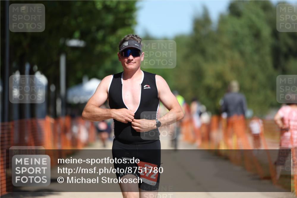 07.09.2025 - 19. Norderstedt Triathlon Michael Strokosch http://msf.ph/oto/8751780 07.09.2025 12:45:24 Laufen 1272 meine-sportfotos.de