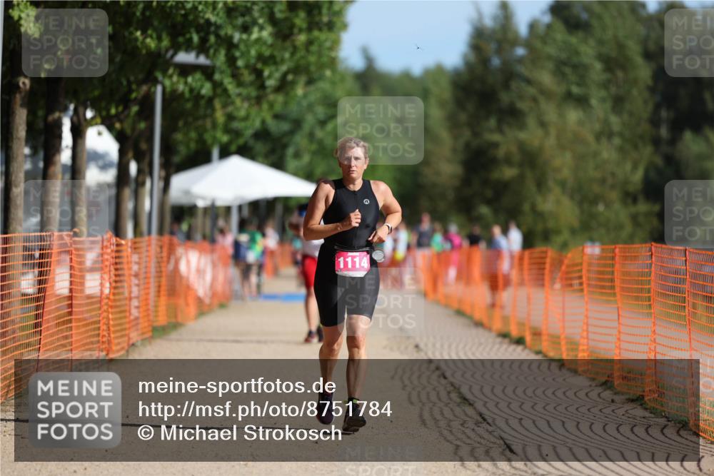07.09.2025 - 19. Norderstedt Triathlon Michael Strokosch http://msf.ph/oto/8751784 07.09.2025 10:35:06 Laufen 1114 meine-sportfotos.de