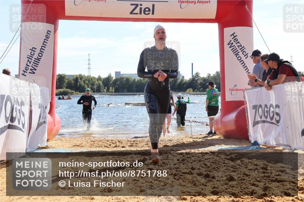 07.09.2025 - 19. Norderstedt Triathlon Luisa Fischer http://msf.ph/oto/8751788 07.09.2025 15:31:16 Schwimmen 531, 542, 926 meine-sportfotos.de
