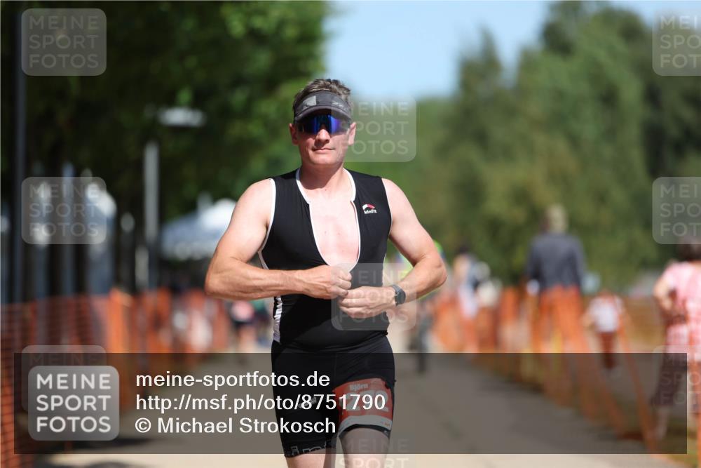 07.09.2025 - 19. Norderstedt Triathlon Michael Strokosch http://msf.ph/oto/8751790 07.09.2025 12:45:24 Laufen 1272 meine-sportfotos.de