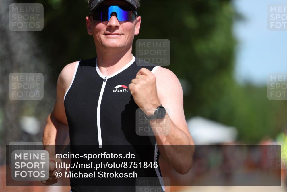 07.09.2025 - 19. Norderstedt Triathlon Michael Strokosch http://msf.ph/oto/8751846 07.09.2025 12:45:26 Laufen 1272 meine-sportfotos.de