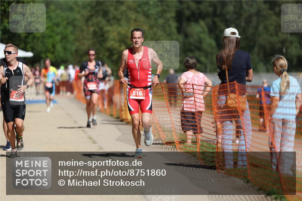 07.09.2025 - 19. Norderstedt Triathlon Michael Strokosch http://msf.ph/oto/8751860 07.09.2025 12:45:38 Laufen 184, 267, 816, 1386, 1397 meine-sportfotos.de