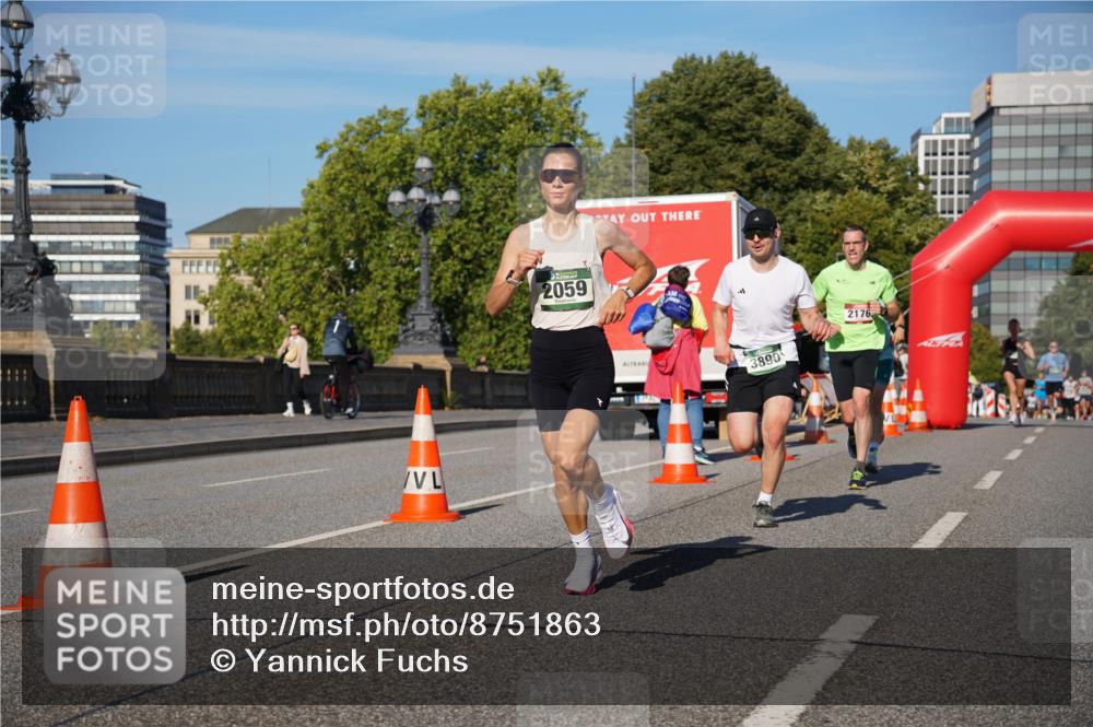 07.09.2025 - BARMER Alsterlauf Yannick Fuchs http://msf.ph/oto/8751863 07.09.2025 09:35:59 Laufen 2059, 3890, 2176 meine-sportfotos.de