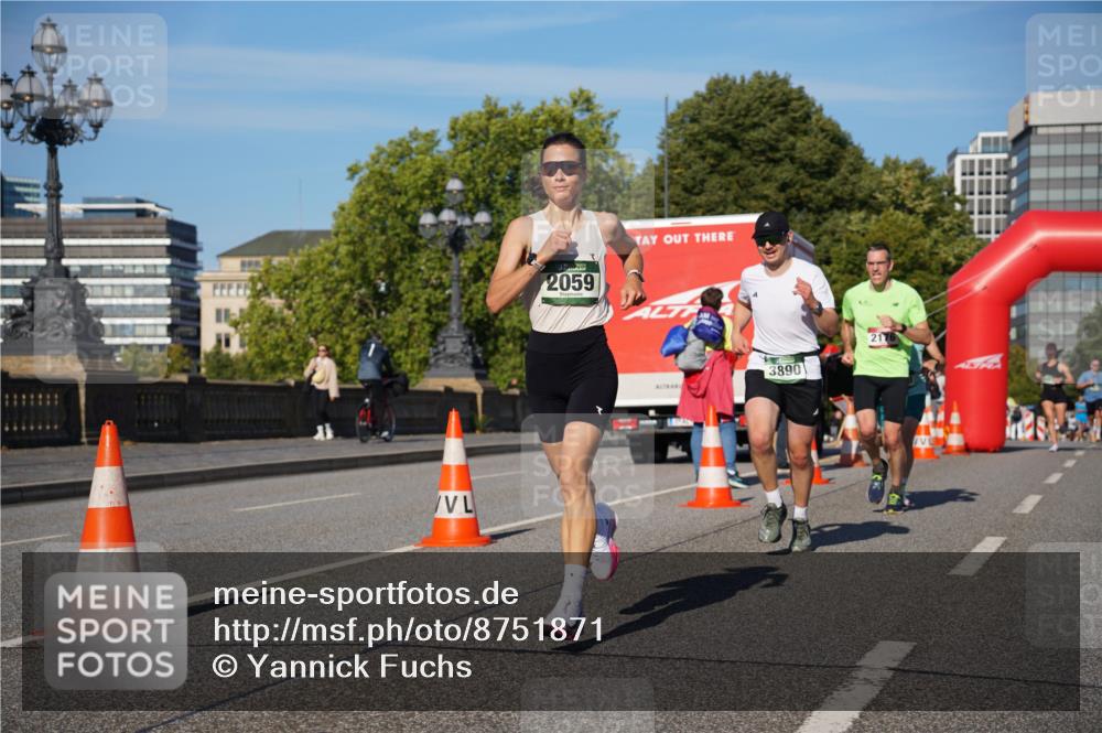 07.09.2025 - BARMER Alsterlauf Yannick Fuchs http://msf.ph/oto/8751871 07.09.2025 09:35:59 Laufen 2059, 3890, 217 meine-sportfotos.de