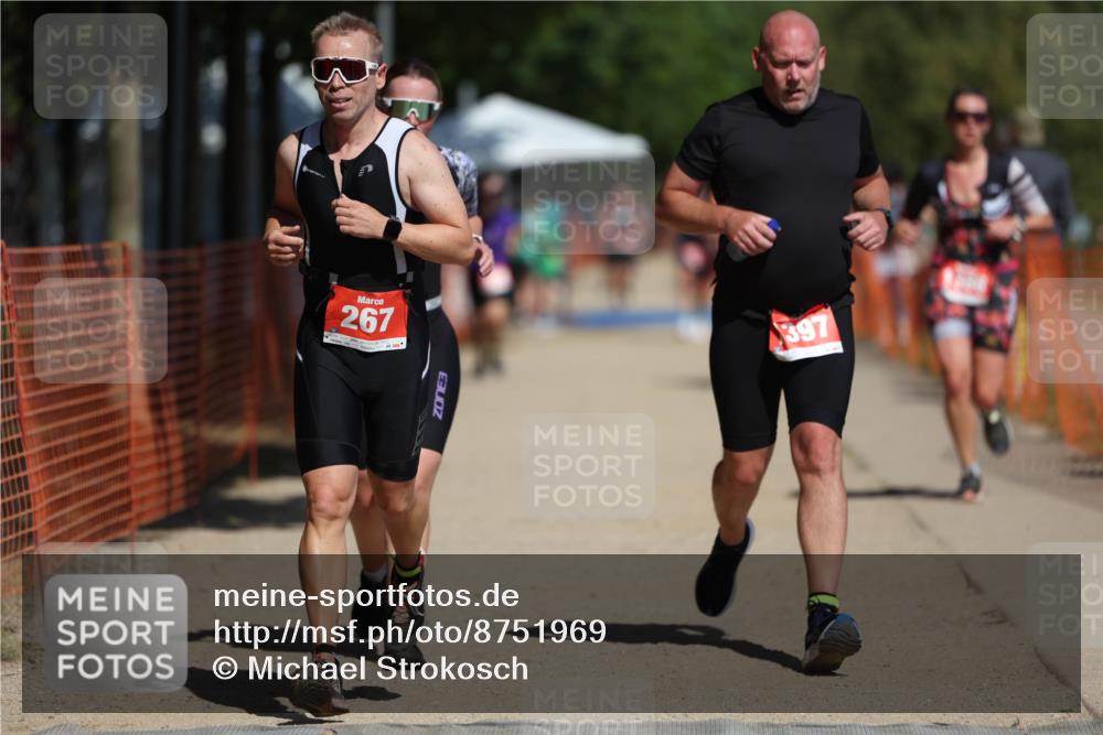 07.09.2025 - 19. Norderstedt Triathlon Michael Strokosch http://msf.ph/oto/8751969 07.09.2025 12:45:42 Laufen 184, 245, 267, 816, 1386, 1397 meine-sportfotos.de