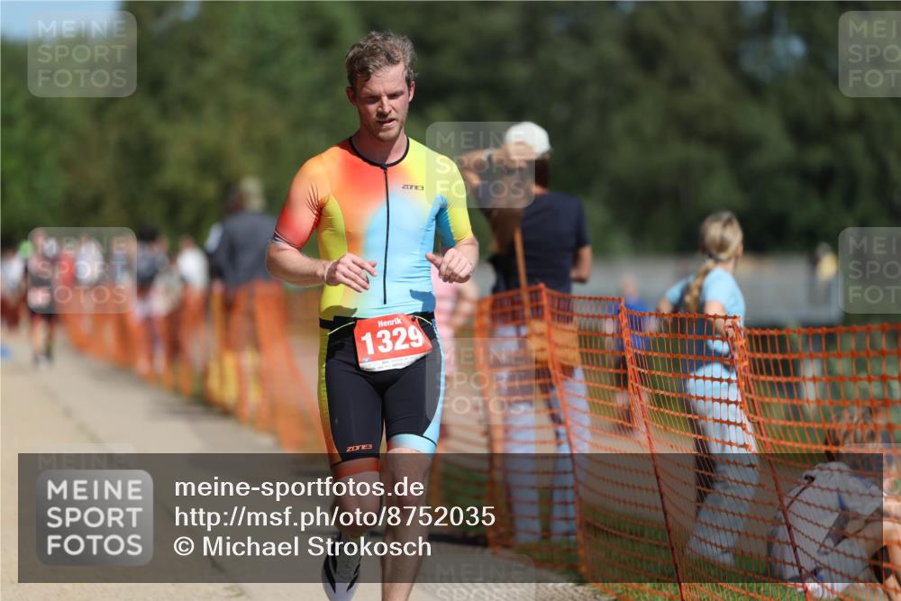 07.09.2025 - 19. Norderstedt Triathlon Michael Strokosch http://msf.ph/oto/8752035 07.09.2025 12:45:50 Laufen 226, 245, 1246, 1329, 1386 meine-sportfotos.de