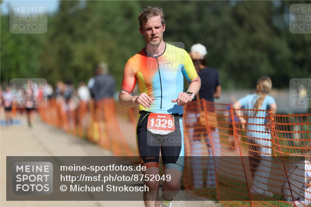 07.09.2025 - 19. Norderstedt Triathlon Michael Strokosch http://msf.ph/oto/8752049 07.09.2025 12:45:51 Laufen 226, 245, 1246, 1329 meine-sportfotos.de