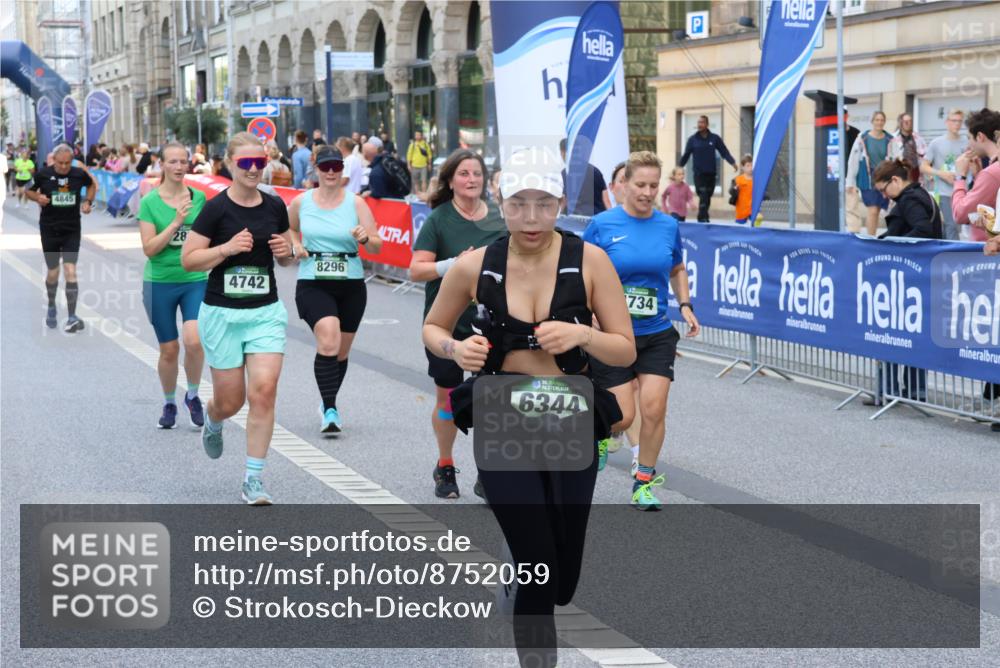 07.09.2025 - BARMER Alsterlauf Strokosch-Dieckow http://msf.ph/oto/8752059 07.09.2025 10:15:01 Ziel 2158, 2651, 2674, 2705, 2936, 3132, 3133, 3243, 3548, 3703, 3885, 3886, 4024, 4177, 4442, 4443, 4556, 4756, 4757, 4878, 4879, 5291, 5631, 5952, 6194, 8482 meine-sportfotos.de