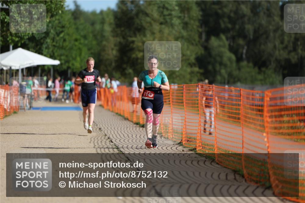 07.09.2025 - 19. Norderstedt Triathlon Michael Strokosch http://msf.ph/oto/8752132 07.09.2025 10:35:33 Laufen 1143, 1146 meine-sportfotos.de