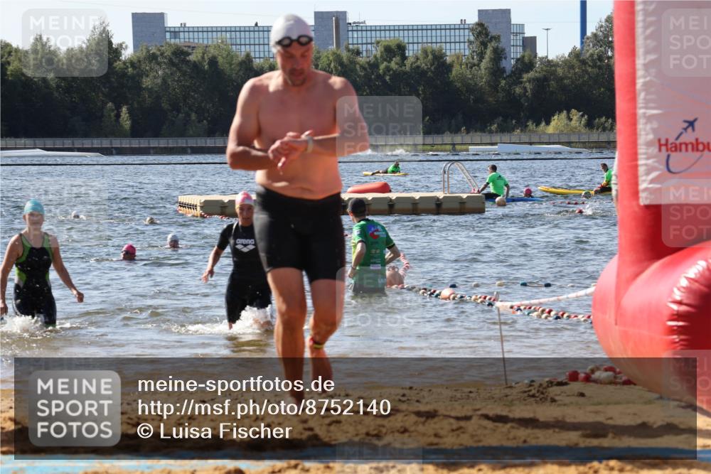 07.09.2025 - 19. Norderstedt Triathlon Luisa Fischer http://msf.ph/oto/8752140 07.09.2025 11:21:29 Schwimmen 748, 779, 860 meine-sportfotos.de
