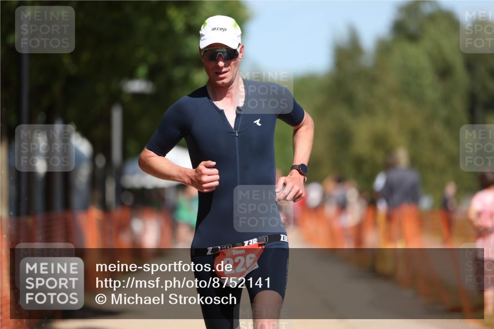 07.09.2025 - 19. Norderstedt Triathlon Michael Strokosch http://msf.ph/oto/8752141 07.09.2025 12:45:56 Laufen 226, 1246 meine-sportfotos.de