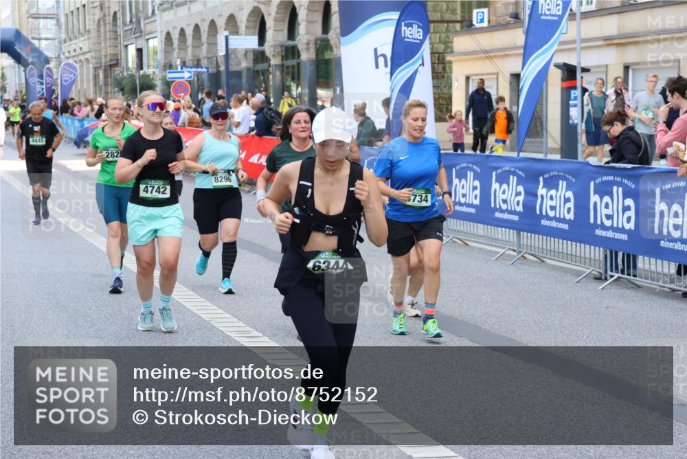 07.09.2025 - BARMER Alsterlauf Strokosch-Dieckow http://msf.ph/oto/8752152 07.09.2025 10:15:00 Ziel 2158, 2651, 2674, 2705, 2936, 3132, 3133, 3243, 3548, 3703, 3885, 3886, 4024, 4177, 4442, 4443, 4556, 4756, 4757, 4878, 4879, 5134, 5291, 5631, 5952, 6194, 8482 meine-sportfotos.de